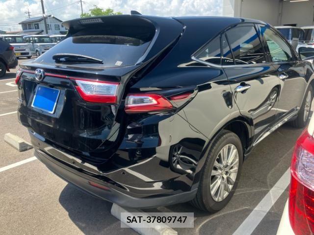 Toyota HARRIER 2017-11 8130357-3
