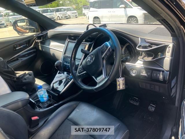 Toyota HARRIER 2017-11 8130357-7