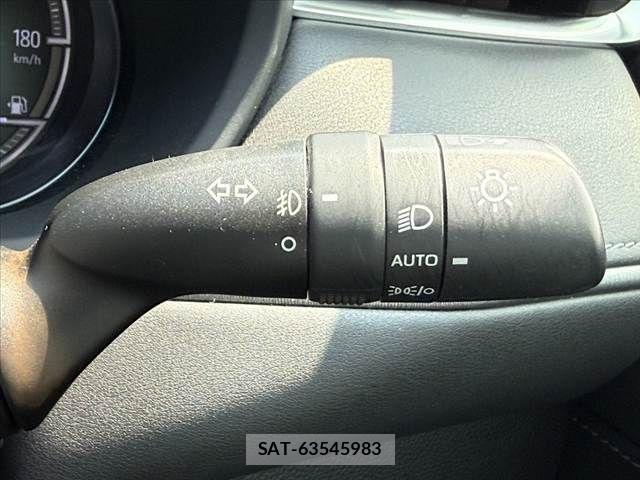 Toyota HARRIER 2021-04 8130347-29