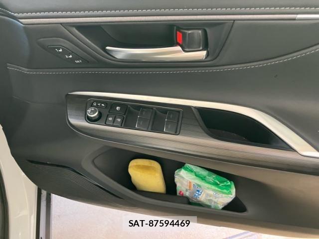 Toyota HARRIER 2023-10 8130325-18