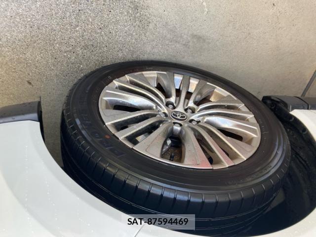 Toyota HARRIER 2023-10 8130325-5