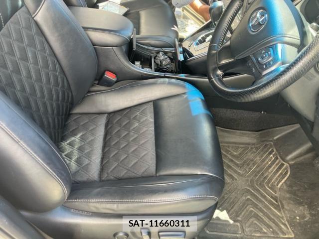Toyota HARRIER 2019-11 8145866-11