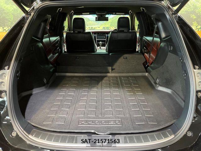 Toyota HARRIER 2017-03 8145869-9