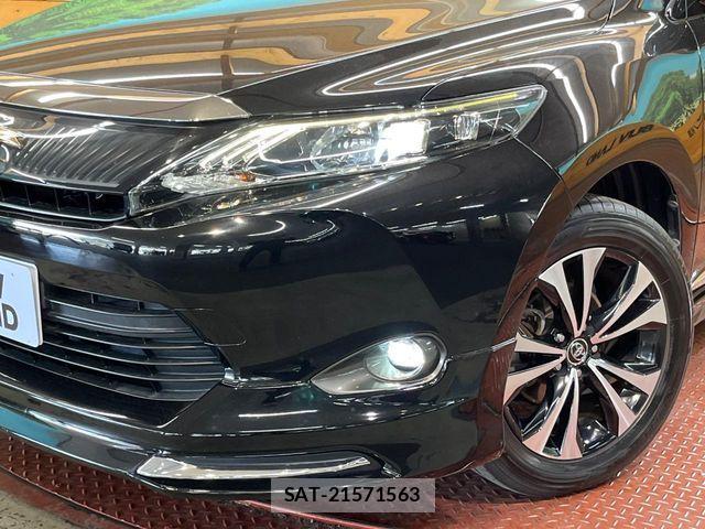 Toyota HARRIER 2017-03 8145869-11