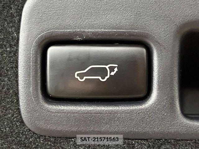 Toyota HARRIER 2017-03 8145869-5