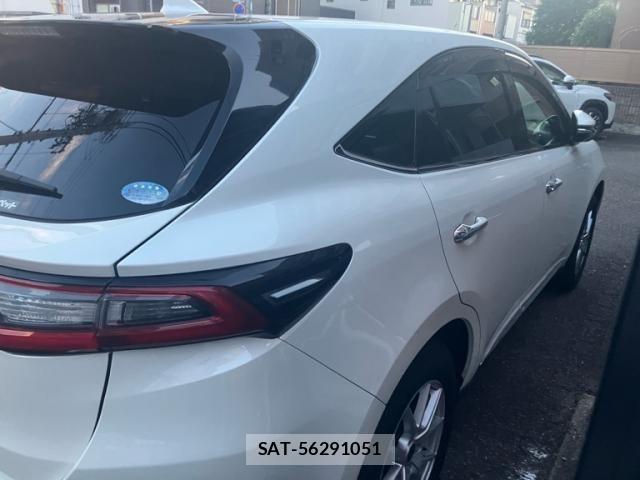 Toyota HARRIER 2017-12 8145870-2