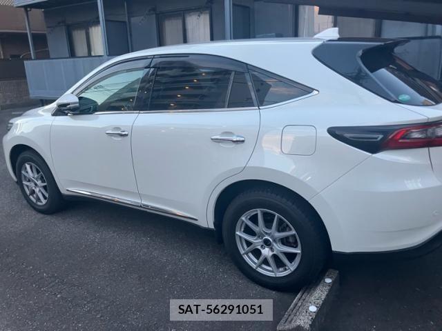 Toyota HARRIER 2017-12 8145870-3