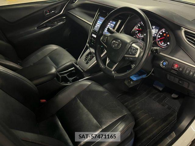 Toyota HARRIER 2017-10 8158523-1