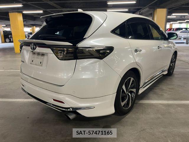 Toyota HARRIER 2017-10 8158523-4