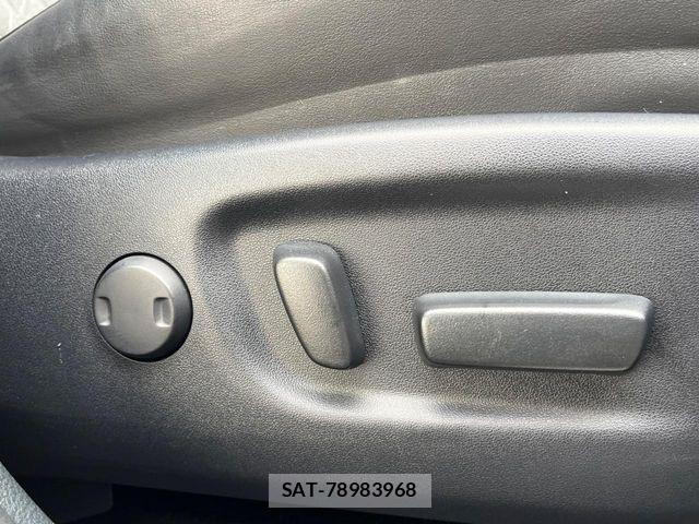 Toyota HARRIER 2017-12 8207717-6