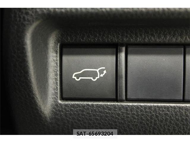 Toyota HARRIER 2021-02 8207702-5