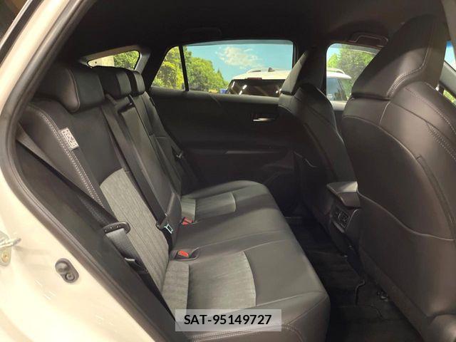 Toyota HARRIER 2024-04 8207691-8
