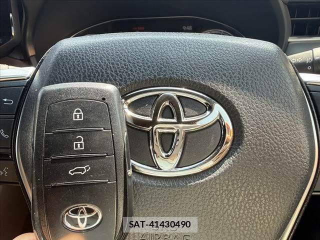 Toyota HARRIER 2022-06 8207696-3
