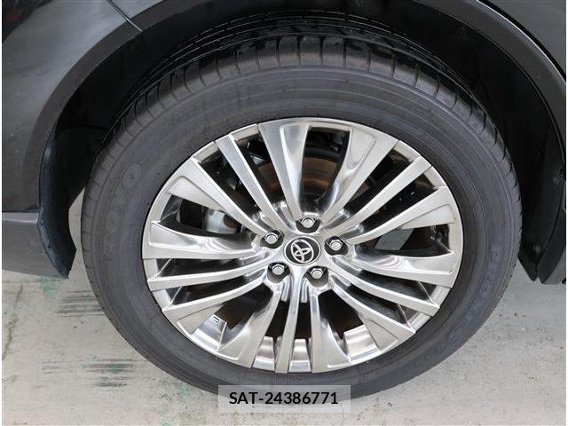 Toyota HARRIER 2023-08 8207686-8