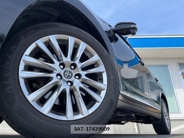 Toyota HARRIER 2017-12 8207716-12