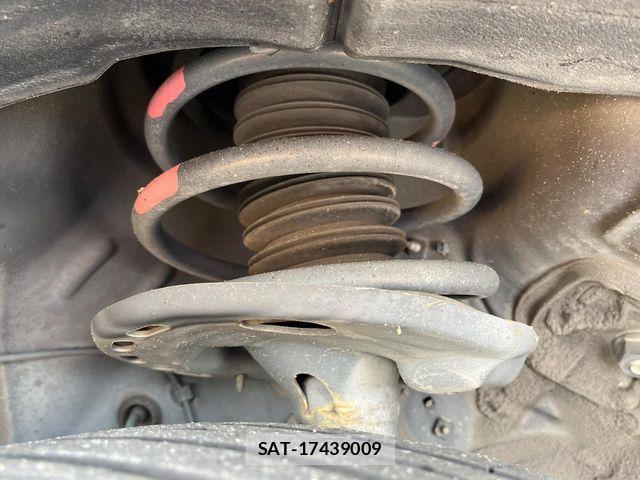 Toyota HARRIER 2017-12 8207716-19