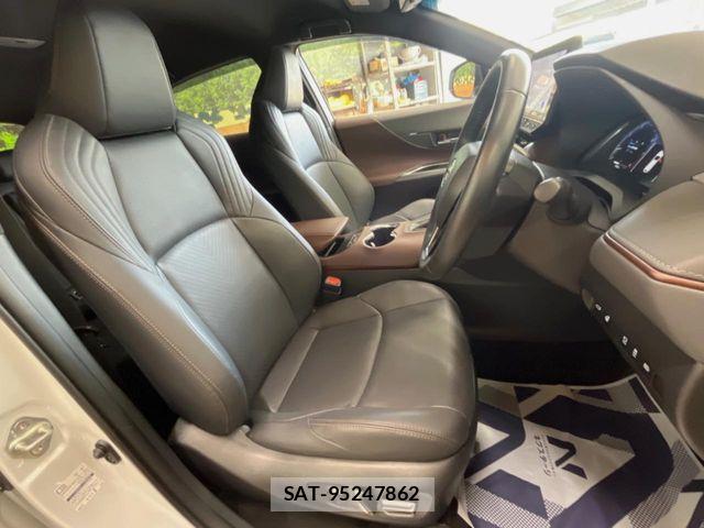 Toyota HARRIER 2025-02 8207680-8