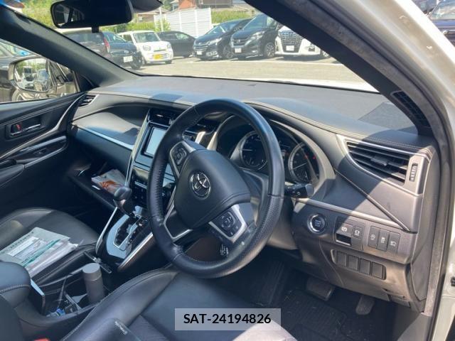 Toyota HARRIER 2018-07 8230209-9