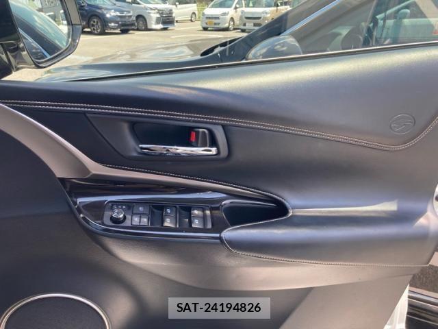 Toyota HARRIER 2018-07 8230209-13