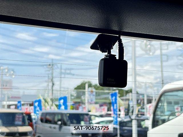 Toyota HARRIER 2017-08 8230205-5