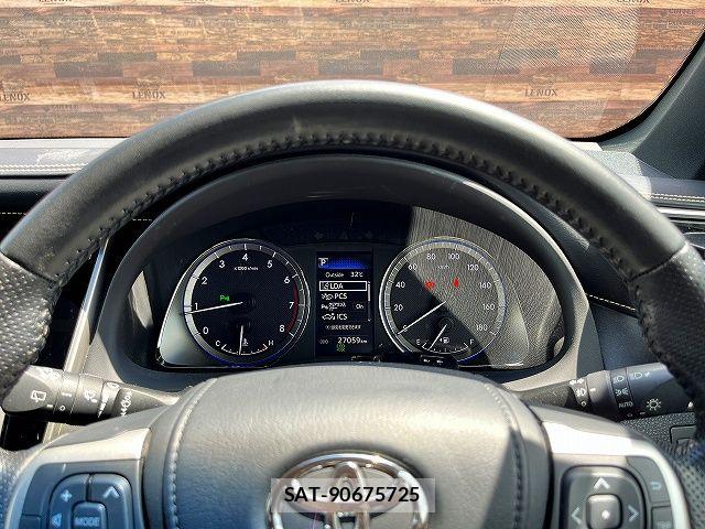Toyota HARRIER 2017-08 8230205-7