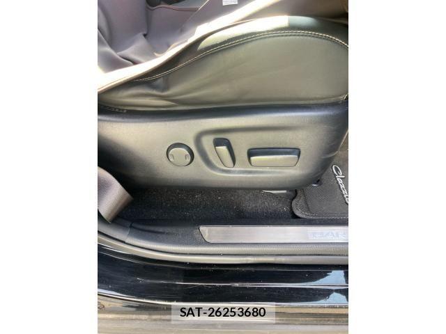 Toyota HARRIER 2015-08 8230224-25