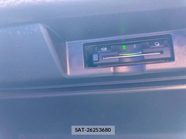 Toyota HARRIER 2015-08 8230224-26