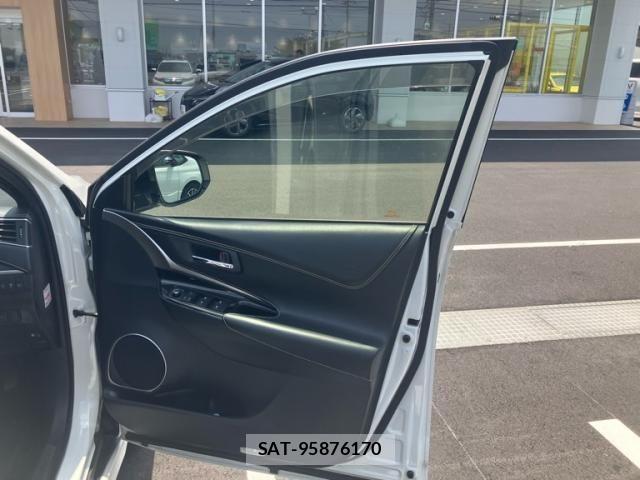 Toyota HARRIER 2017-06 8230197-12