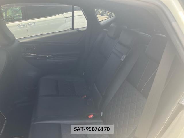 Toyota HARRIER 2017-06 8230197-16