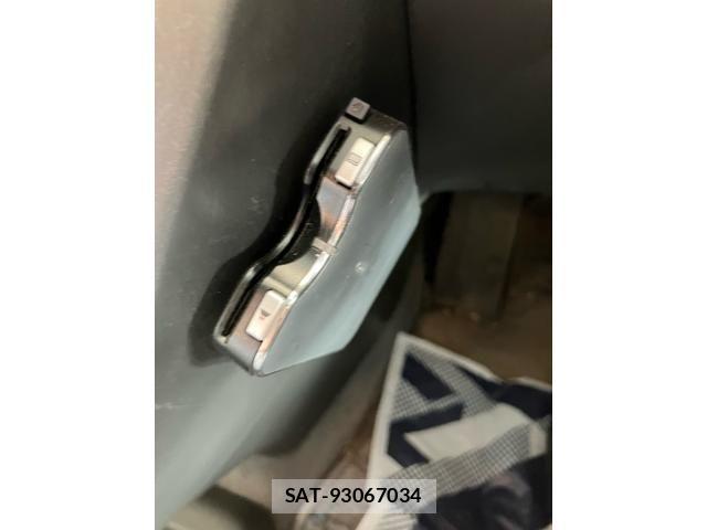 Toyota HARRIER 1999-10 8245312-17