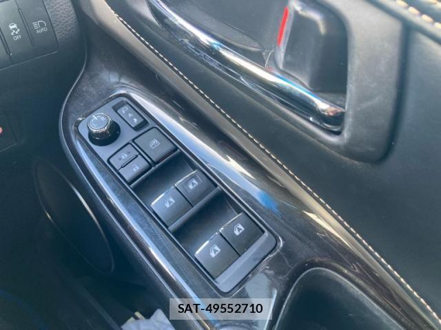 Toyota HARRIER 2019-04 8245303-25