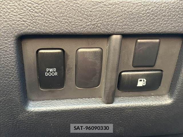 Toyota HARRIER 2012-09 8245311-4
