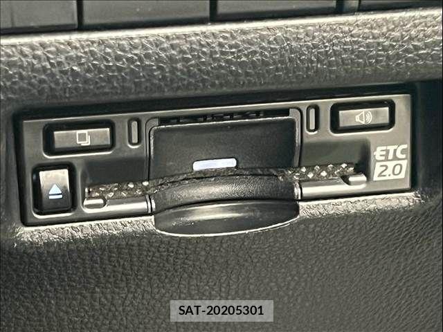 Toyota HARRIER 2023-06 8245304-9