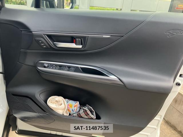 Toyota HARRIER 2021-03 8245299-14