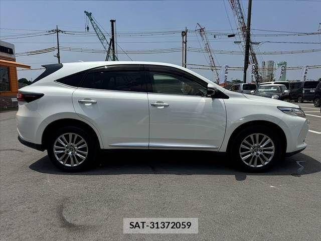 Toyota HARRIER 2017-09 8314640-11