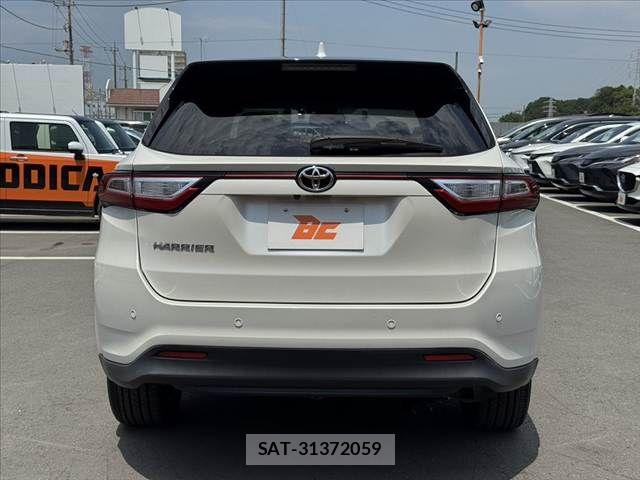 Toyota HARRIER 2017-09 8314640-13