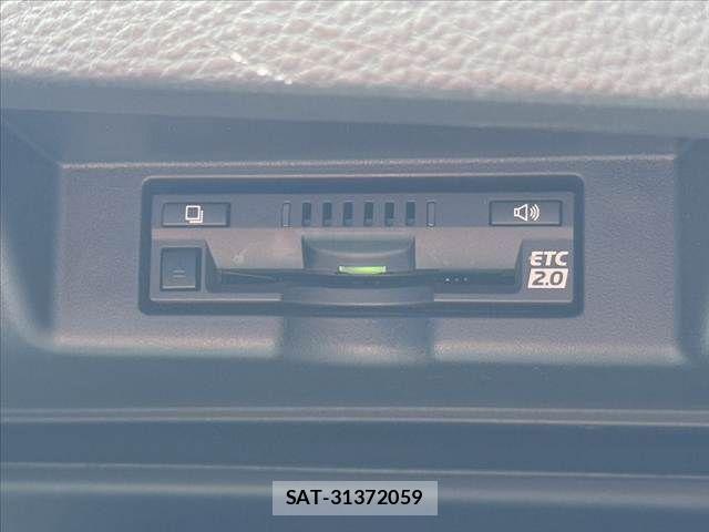 Toyota HARRIER 2017-09 8314640-4