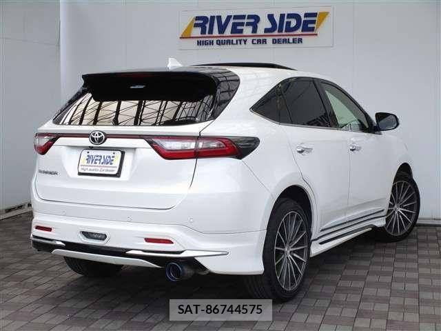 Toyota HARRIER 2017-06 8314634-2