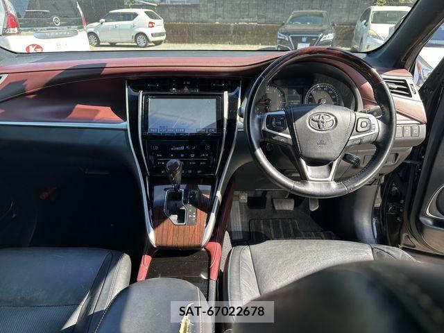 Toyota HARRIER 2015-08 8314651-1