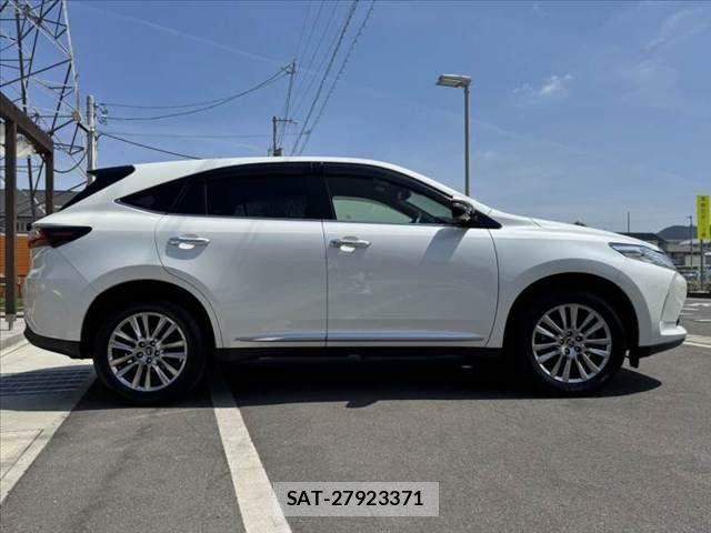 Toyota HARRIER 2017-08 8314642-11