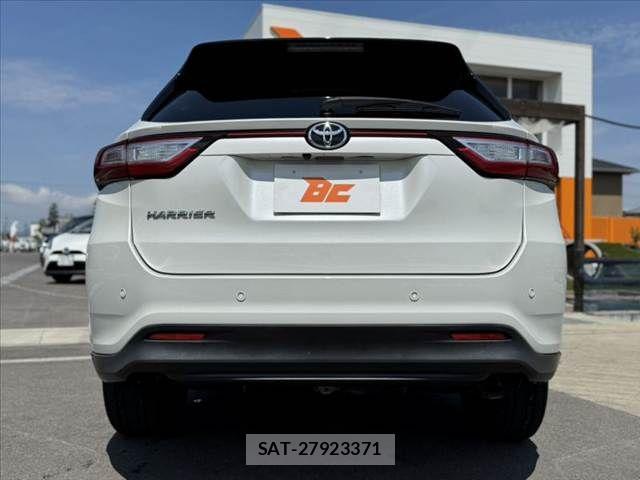 Toyota HARRIER 2017-08 8314642-13