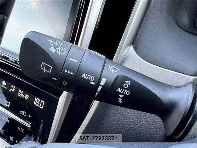 Toyota HARRIER 2017-08 8314642-22