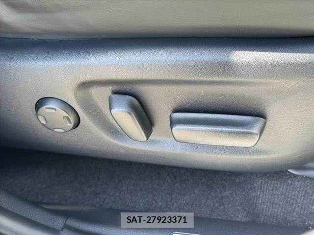 Toyota HARRIER 2017-08 8314642-27