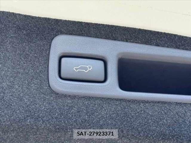 Toyota HARRIER 2017-08 8314642-28