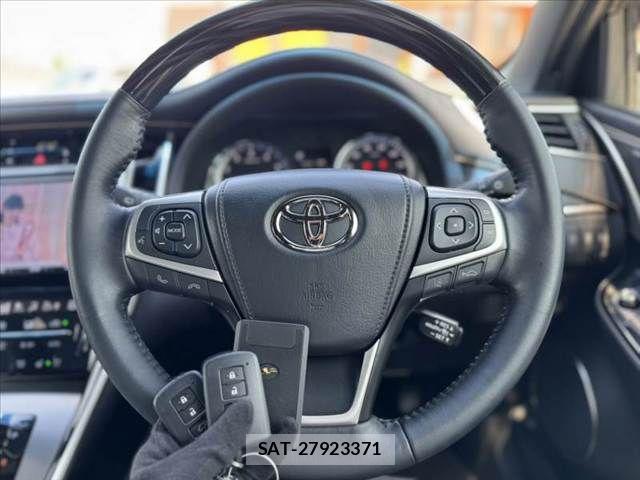 Toyota HARRIER 2017-08 8314642-5