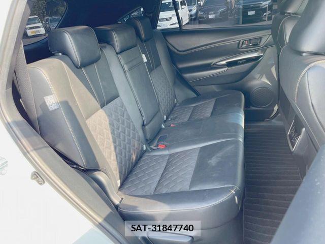 Toyota HARRIER 2017-08 8336031-9