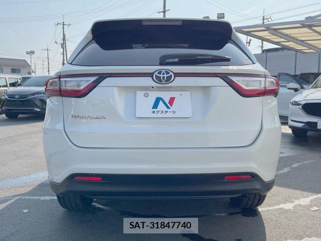 Toyota HARRIER 2017-08 8336031-14
