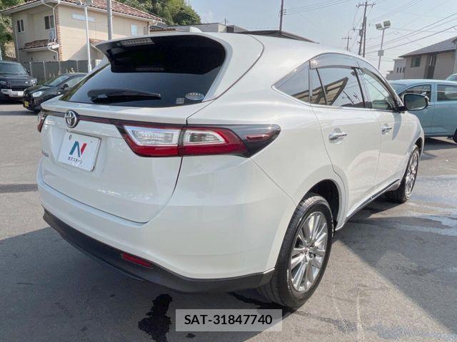 Toyota HARRIER 2017-08 8336031-16