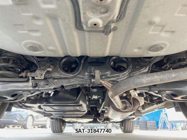 Toyota HARRIER 2017-08 8336031-18