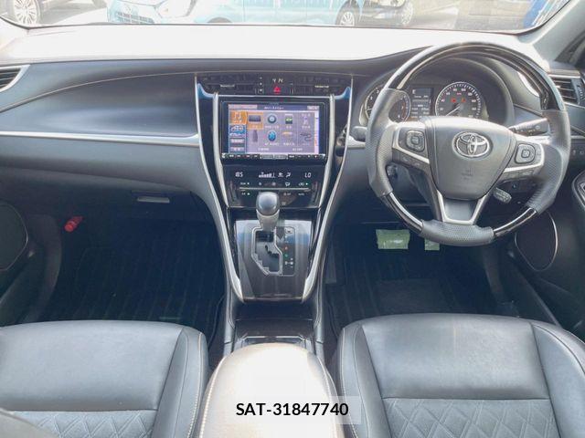 Toyota HARRIER 2017-08 8336031-1